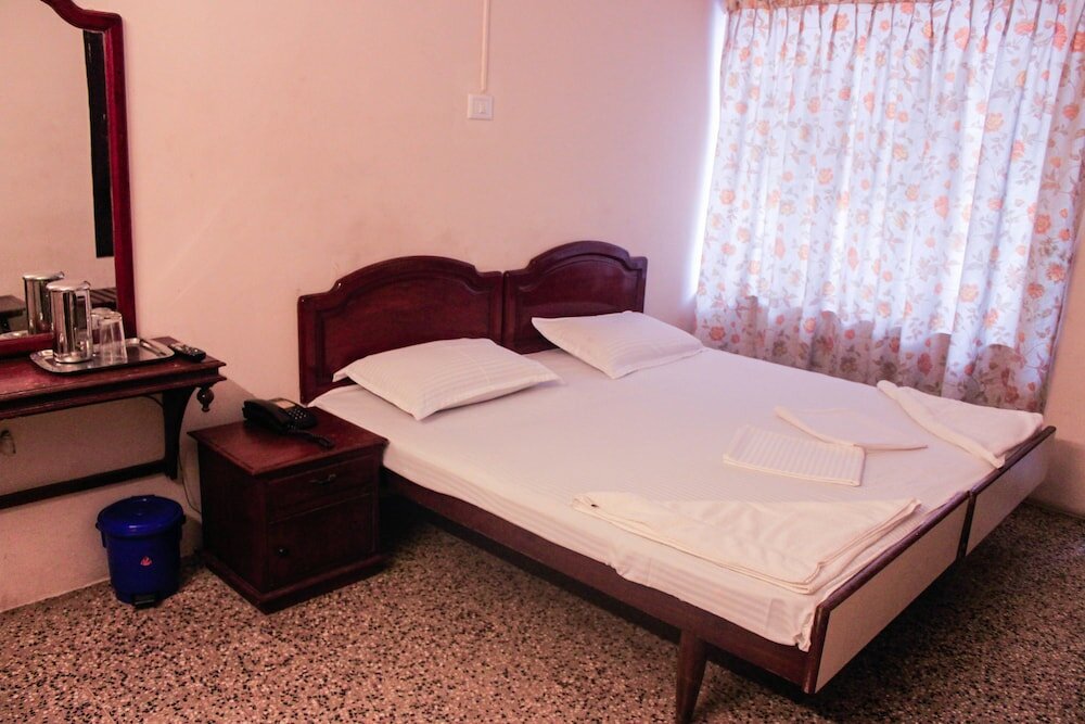 Фото Hotel Keerthi