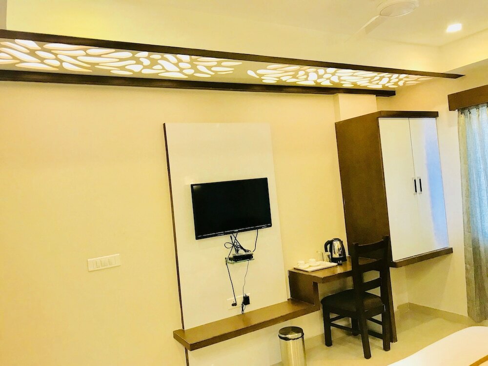 Фото Regalia Inn & Suites