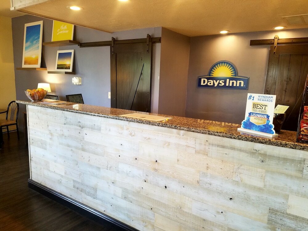 Фото Days Inn & Suites by Wyndham Lodi