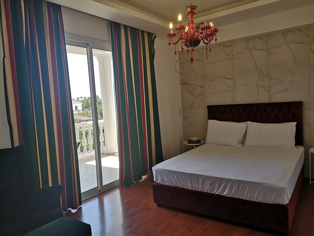 Фото Saint Elena Boutique Hotel