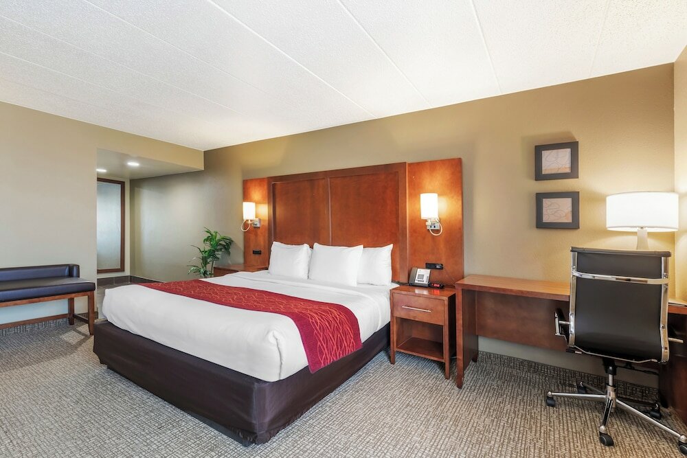 Фото Comfort Inn & Suites Aberdeen near Apg