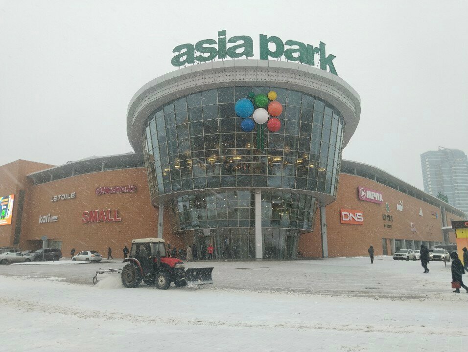 Clothing store Naomi, Astana, photo