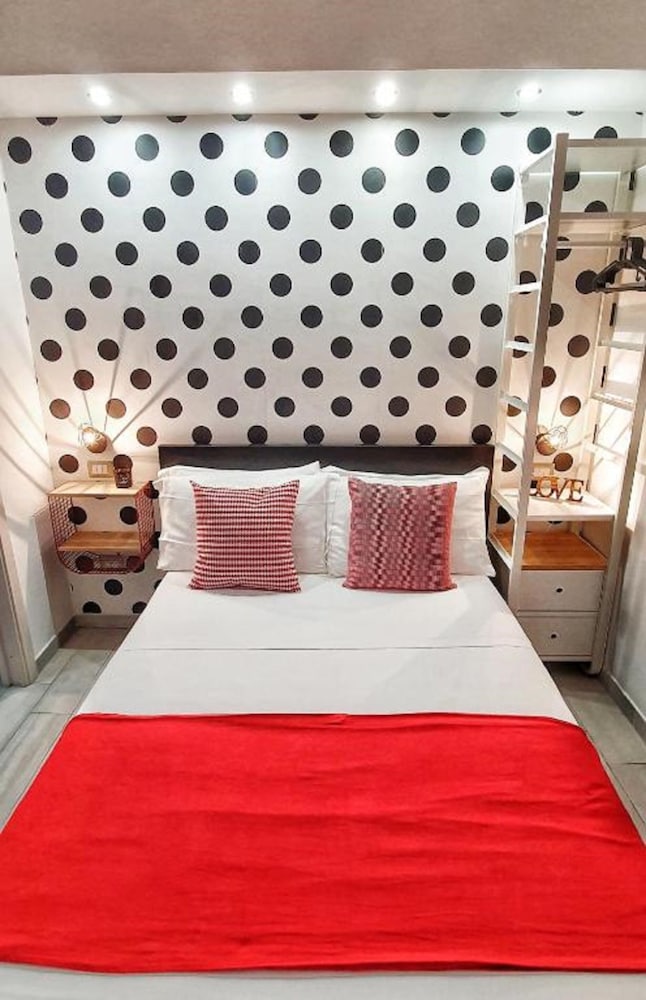 Фото C'est La Vie Suites