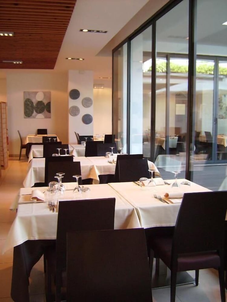 Фото Garden Hotel