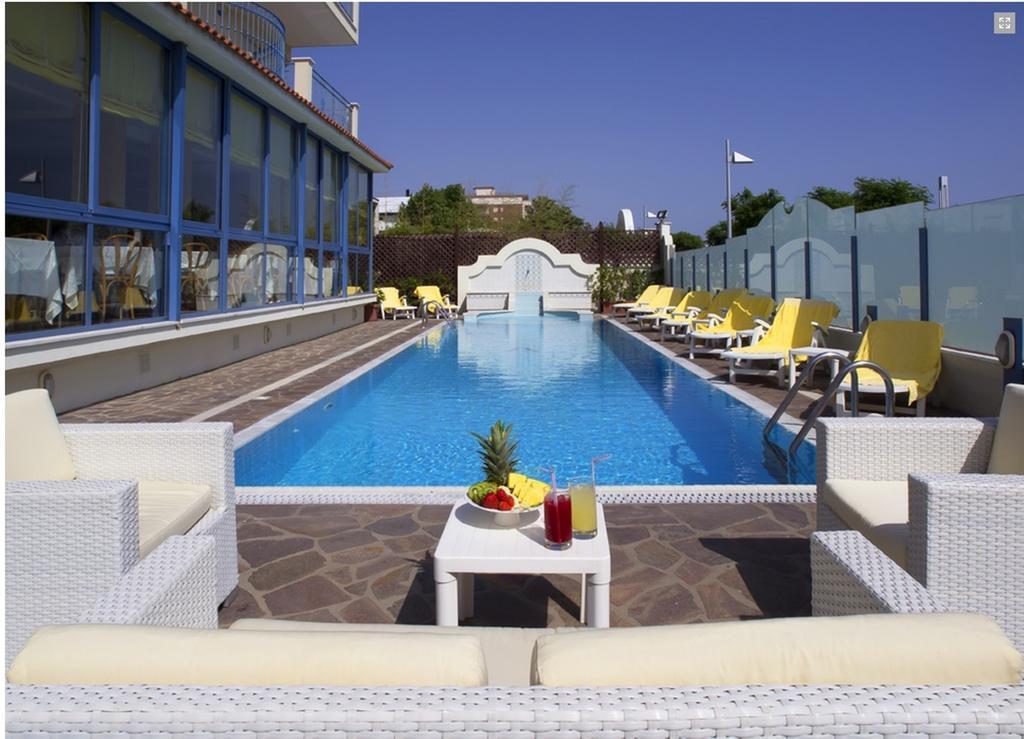 Фото Hotel Ascot