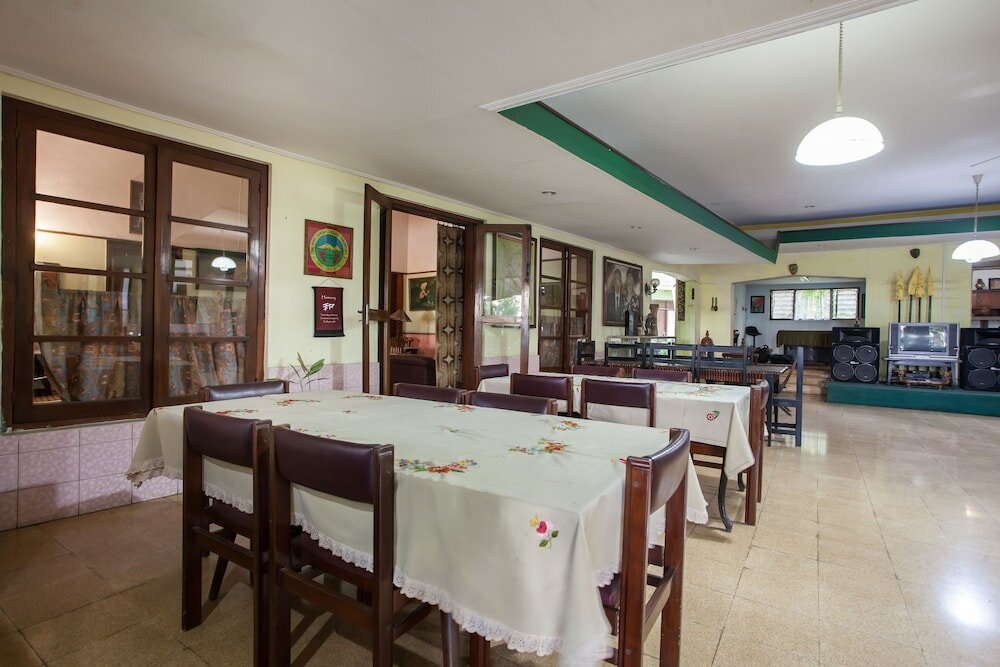 Фото RedDoorz near Balai Kota Malang