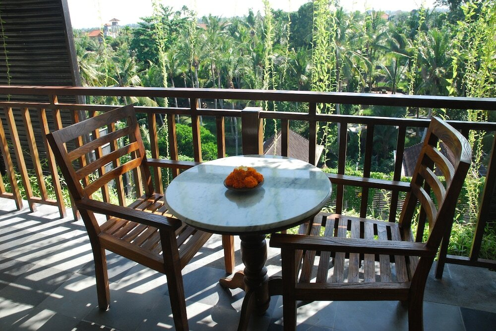 Фото Ubud Village Hotel
