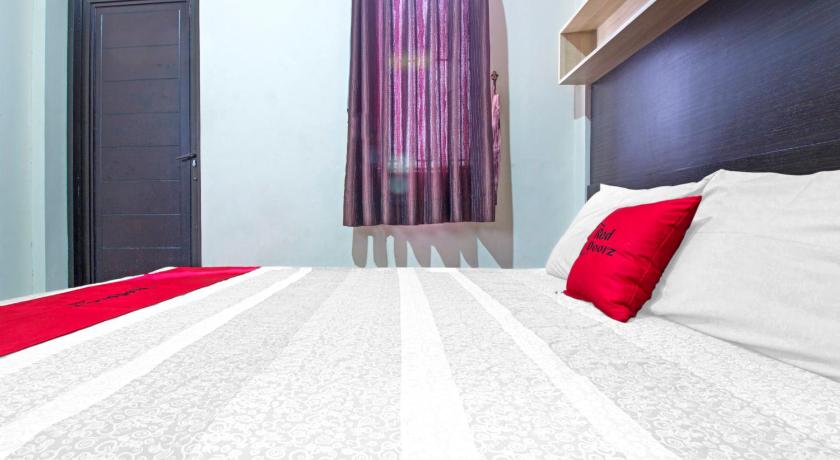 Фото RedDoorz Plus near Isola Upi