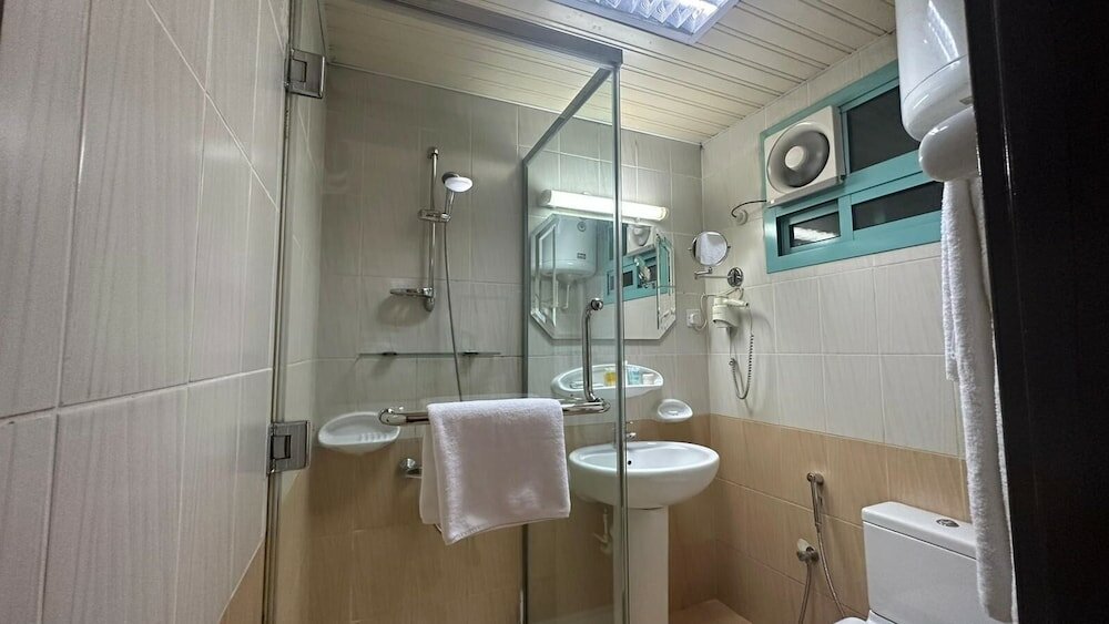 Фото Al Muntazah Plaza Hotel