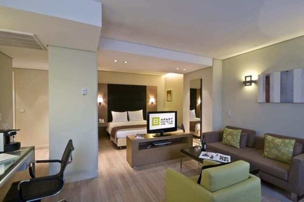 Фото B-aparthotel Grand Place