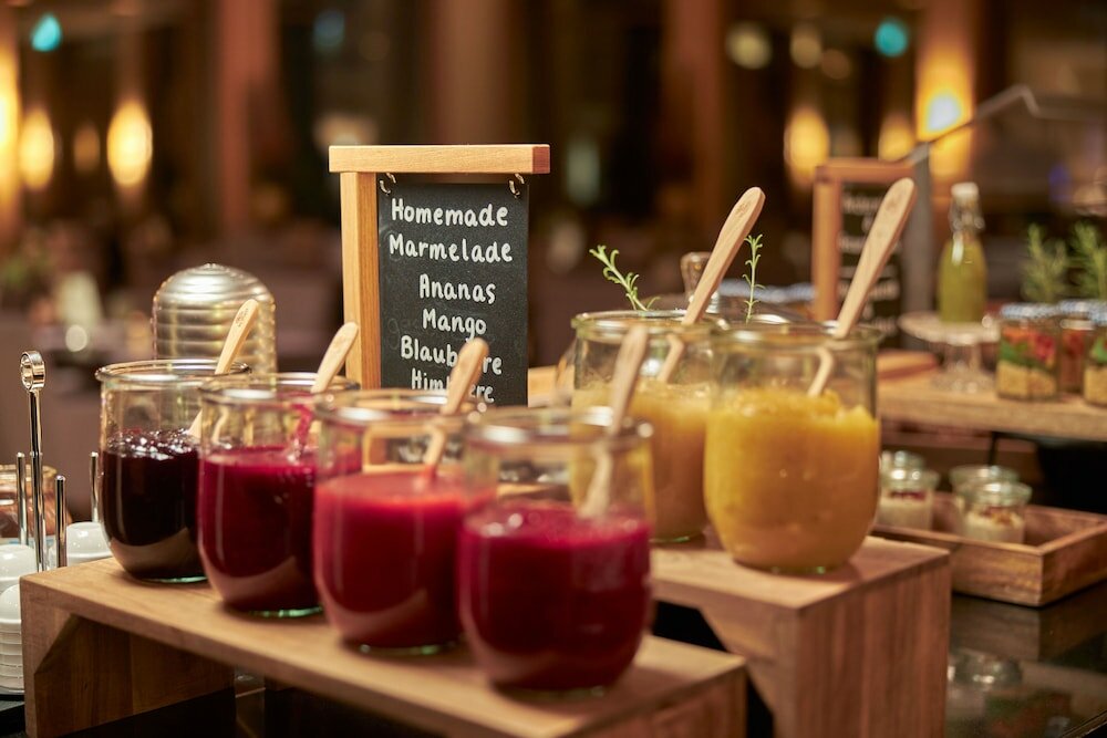 Фото Wasserturm Hotel Cologne, Curio Collection by Hilton