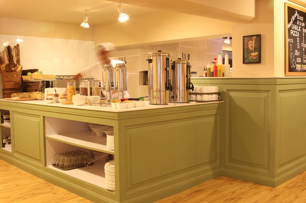 Фото Bloomrooms @ New Delhi Railway Station