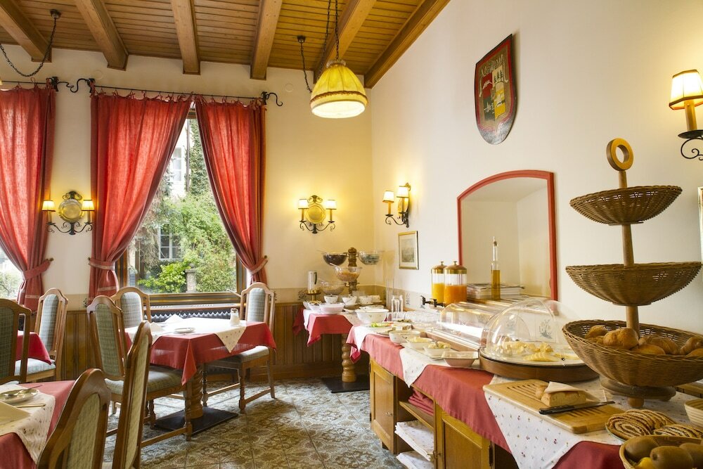 Фото Hotel Hohenstauffen