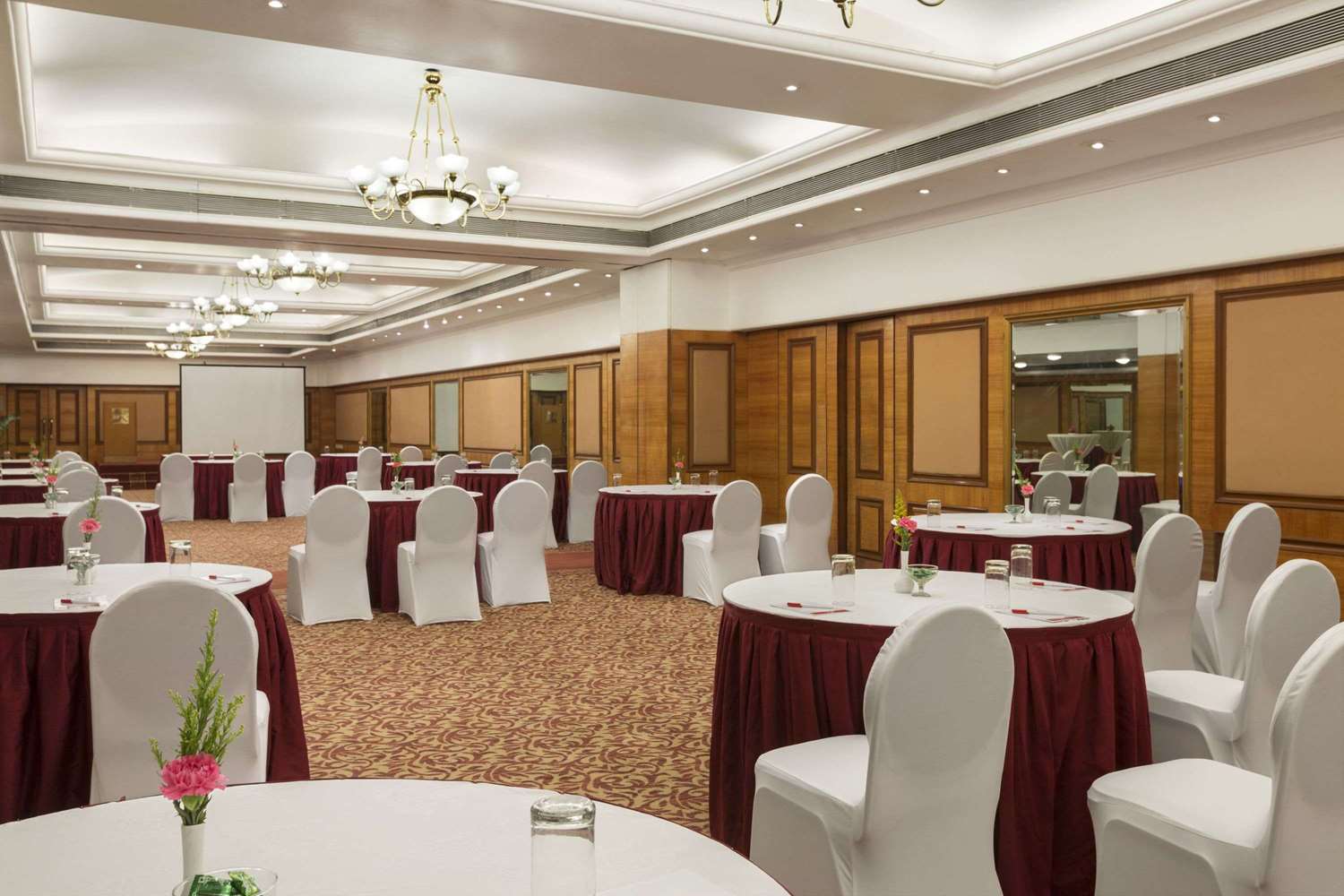 Фото Ramada Plaza by Wyndham Palm Grove