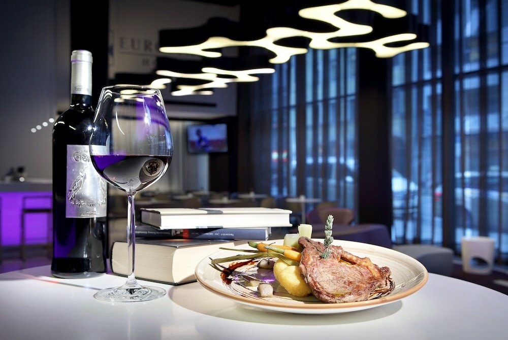 Фото Eurostars Book Hotel