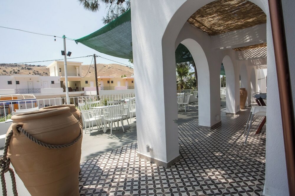 Фото Ellia Hotel