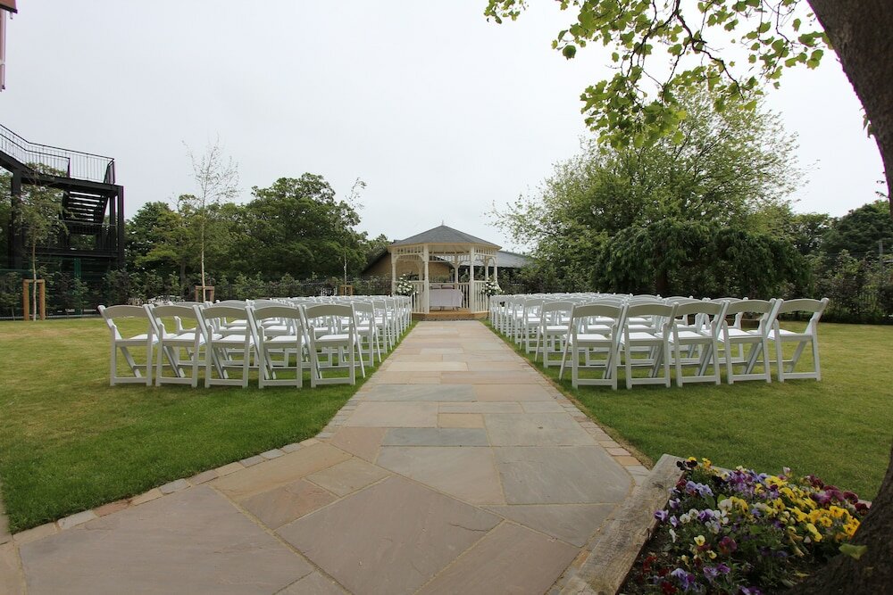 Фото Yarrow Hotel