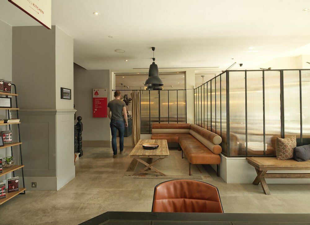 Фото Bedford Corner Hotel