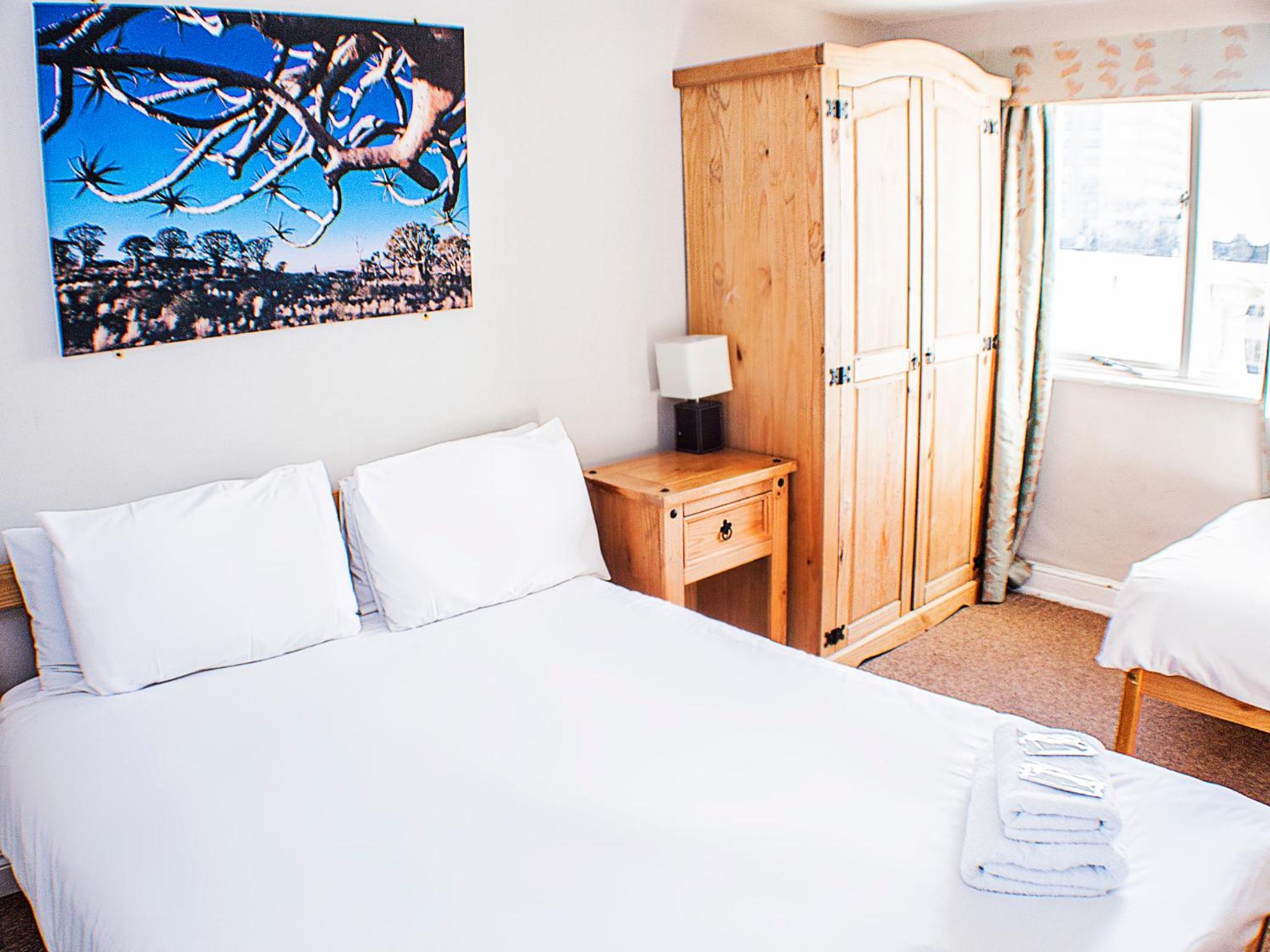 Фото The Queensbury Hotel