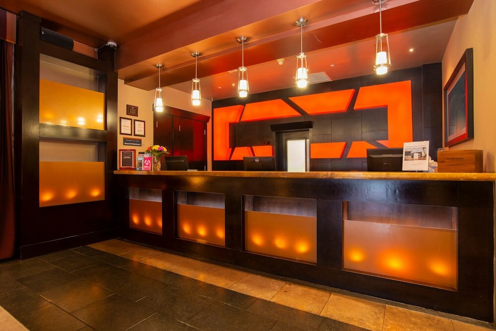 Фото Sandman Suites Vancouver-Davie Street