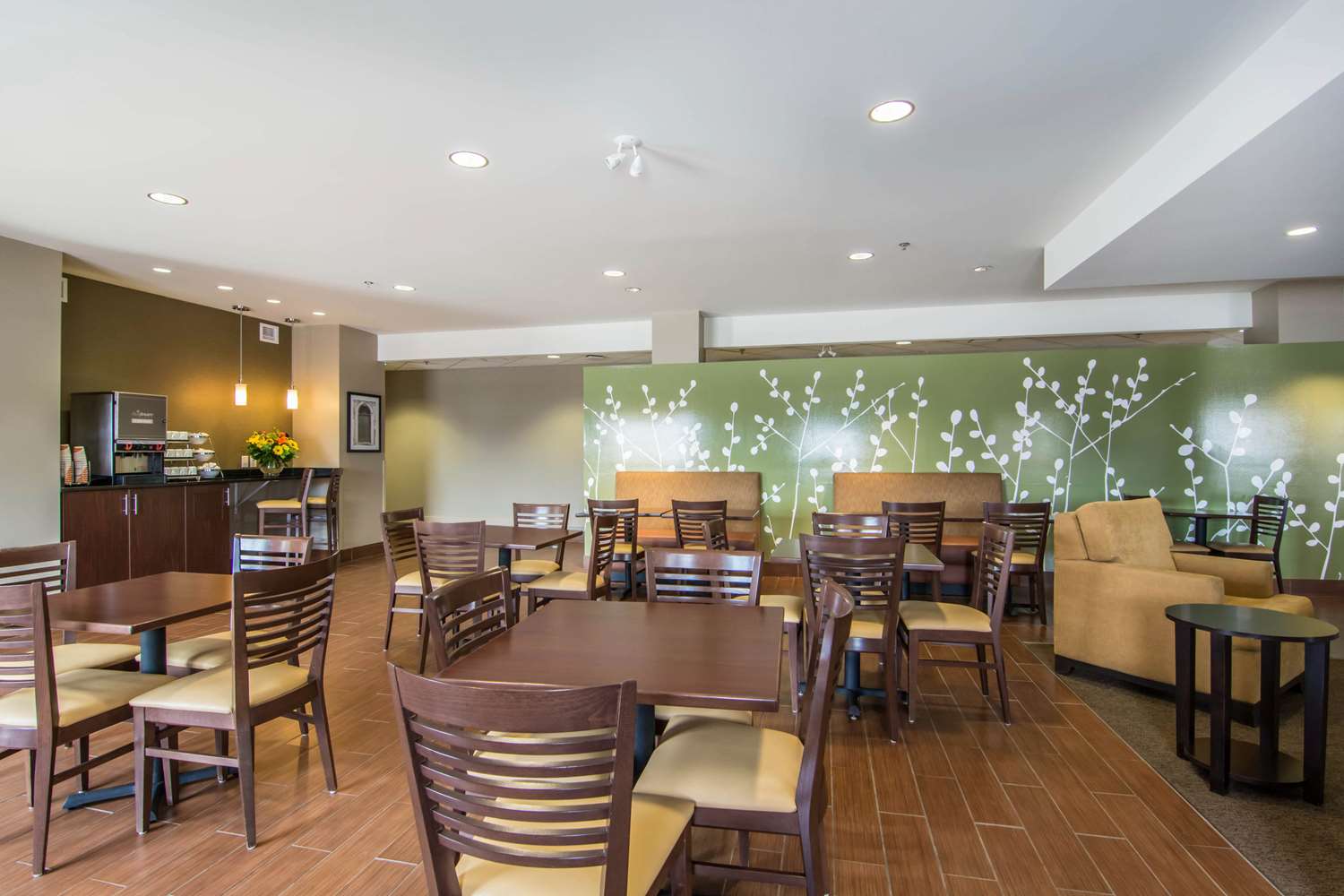 Фото Sleep Inn Regina East