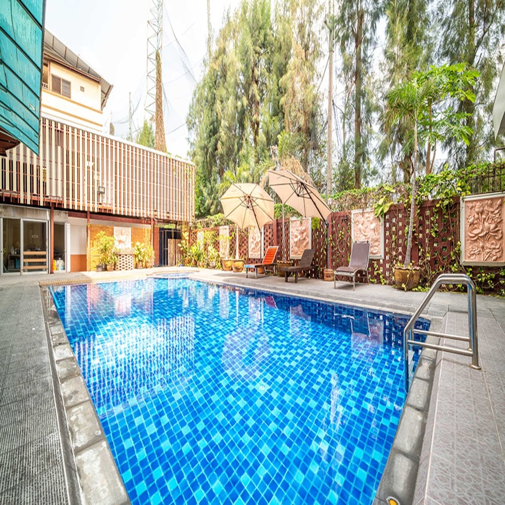 Фото отеля 2