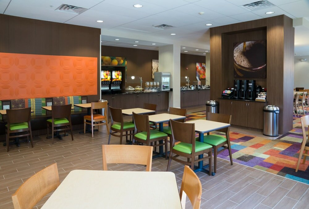 Фото Fairfield Inn & Suites Orlando Int'l Drive/Convention Center