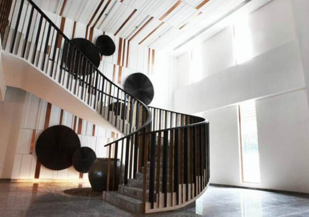 Фото Baiyun Lakeside Hotel