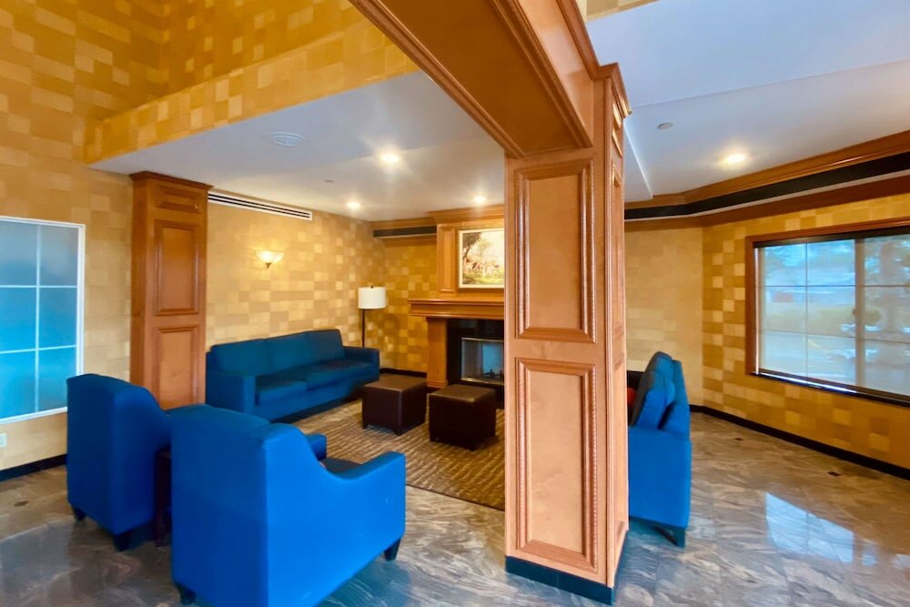 Фото Comfort Suites Oceanside Camp Pendleton Area