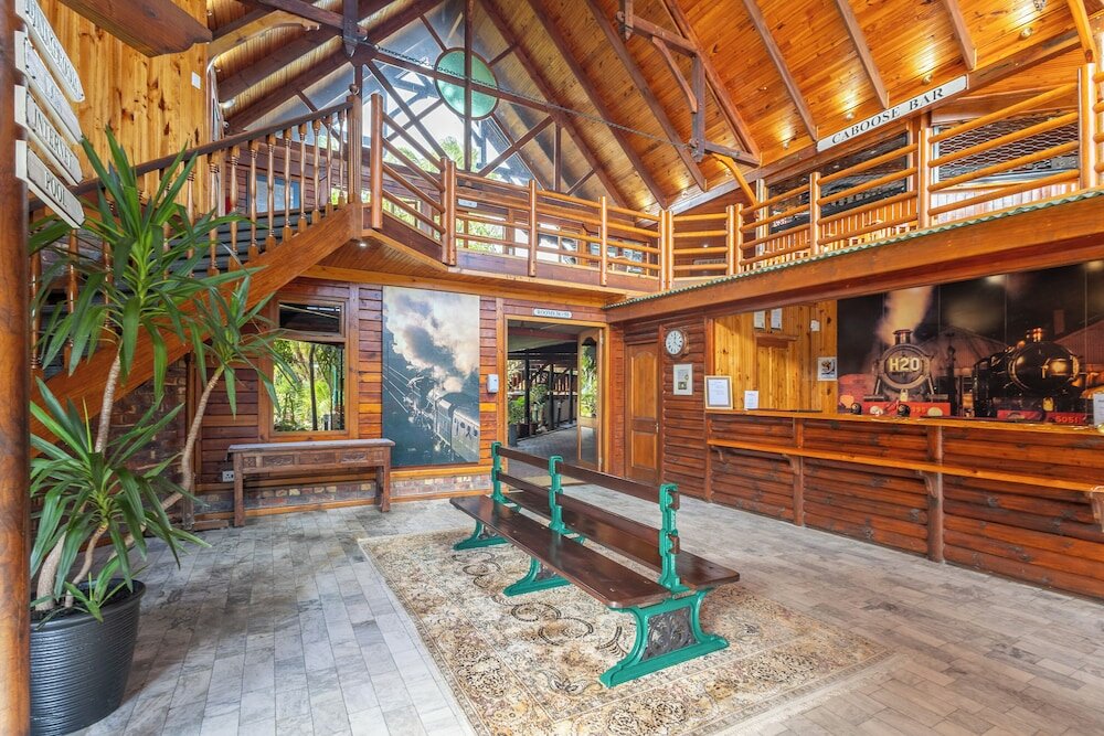 Фото Knysna Log-Inn Hotel