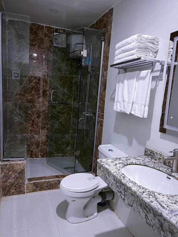 Фото Bluenest Hotel