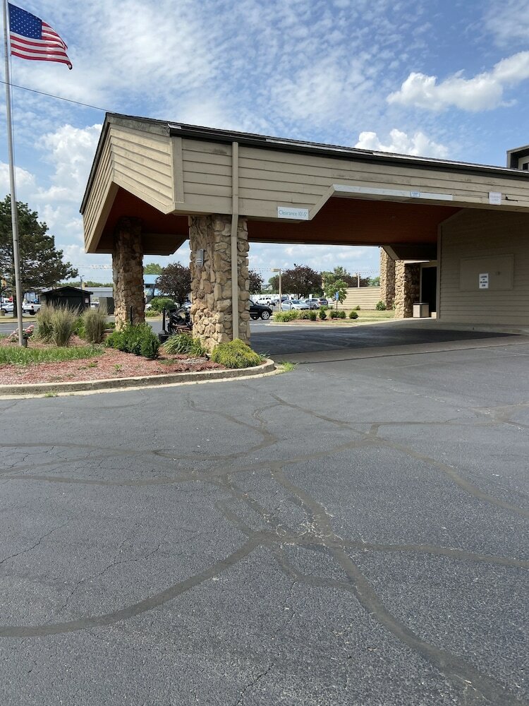 Фото Quality Inn & Suites