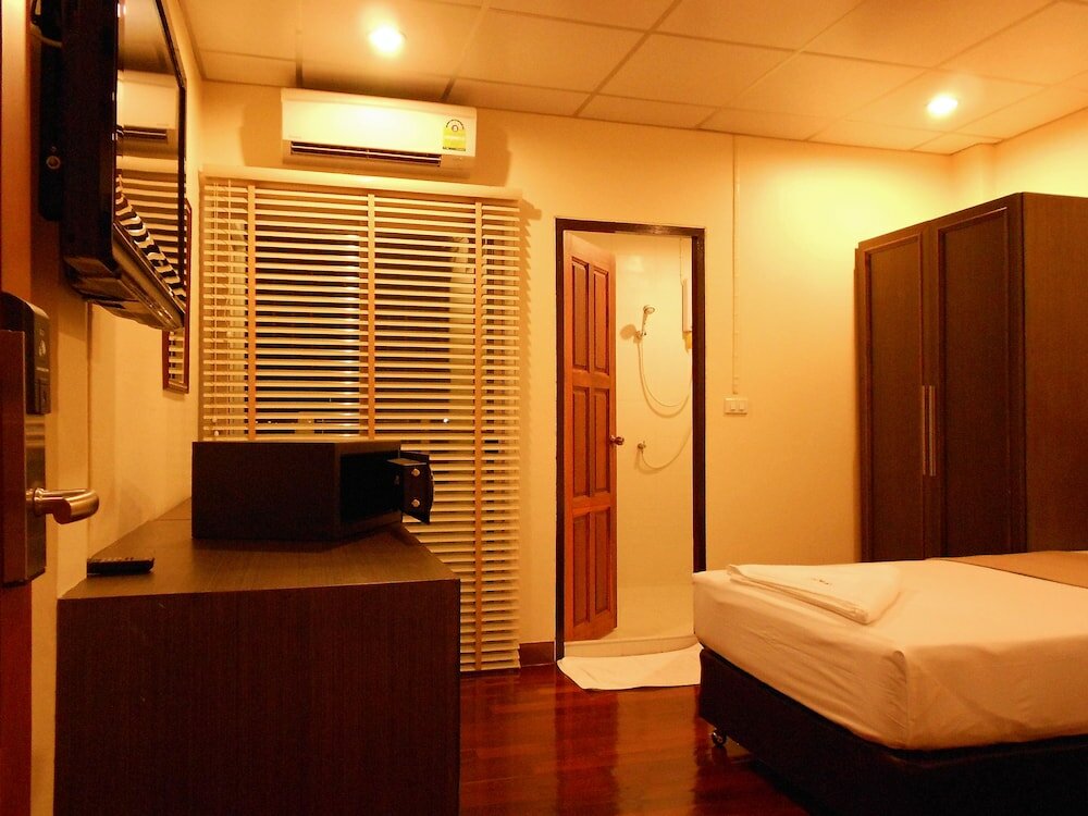 Фото Lodge 61 Bed & Breakfast Hotel