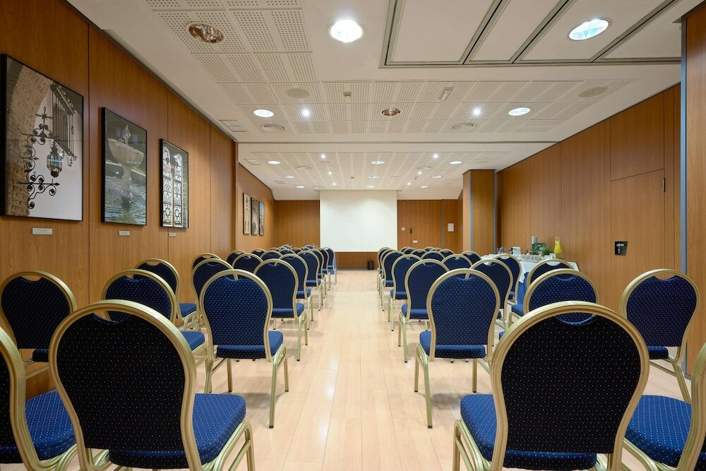 Фото Hotel Bécquer