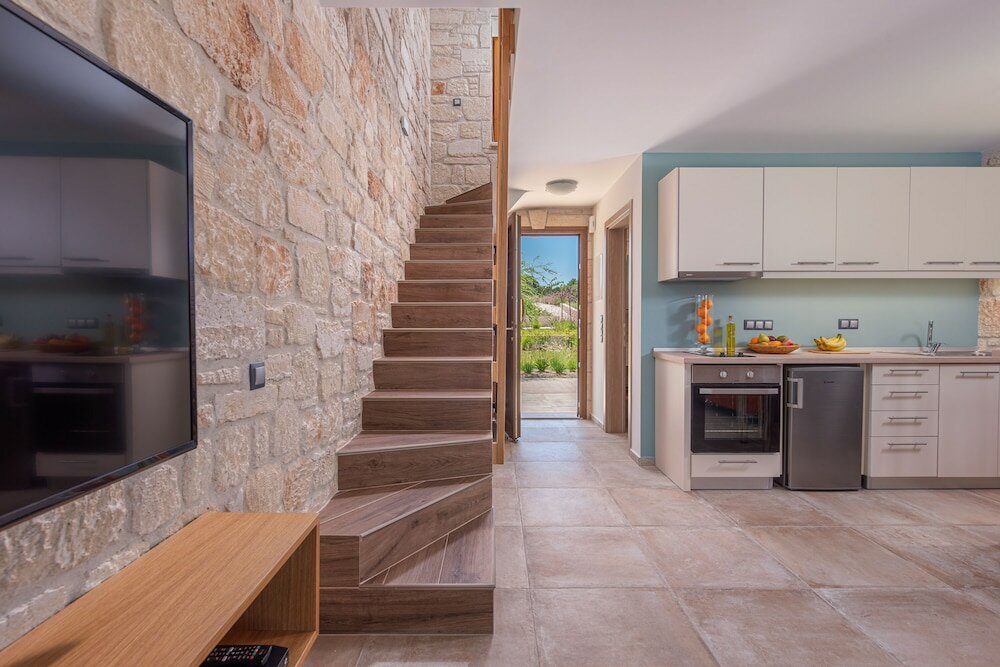 Фото Mint Retreat Suites