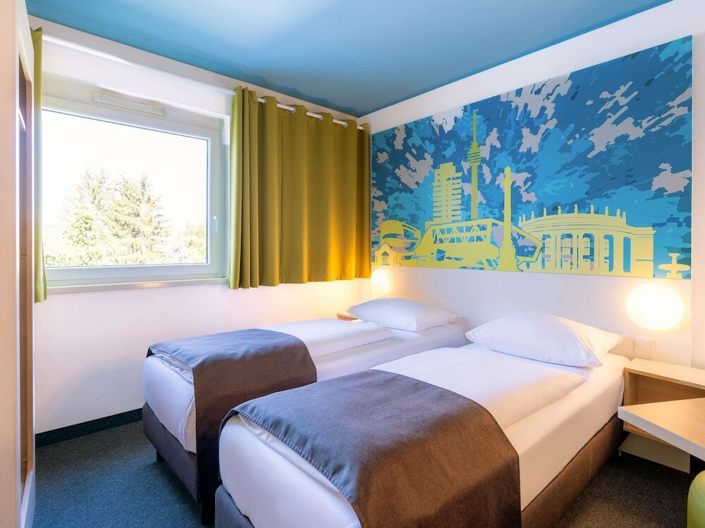 Фото B&b Hotel Stuttgart-City