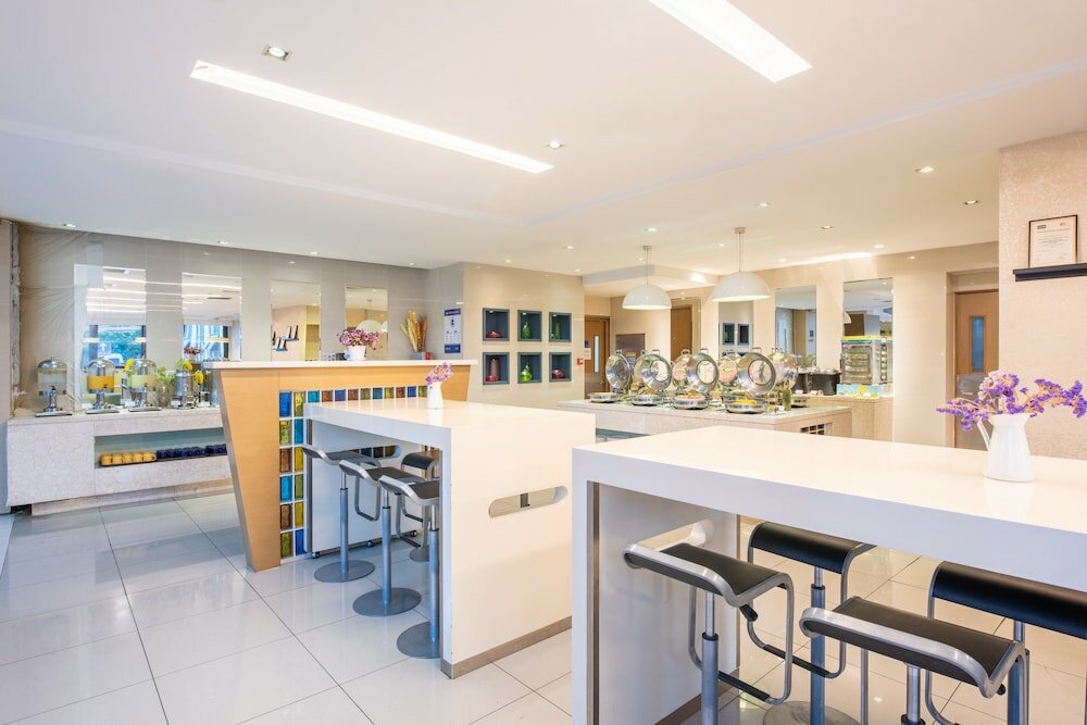 Фото Holiday Inn Express Beijing Airport Zone