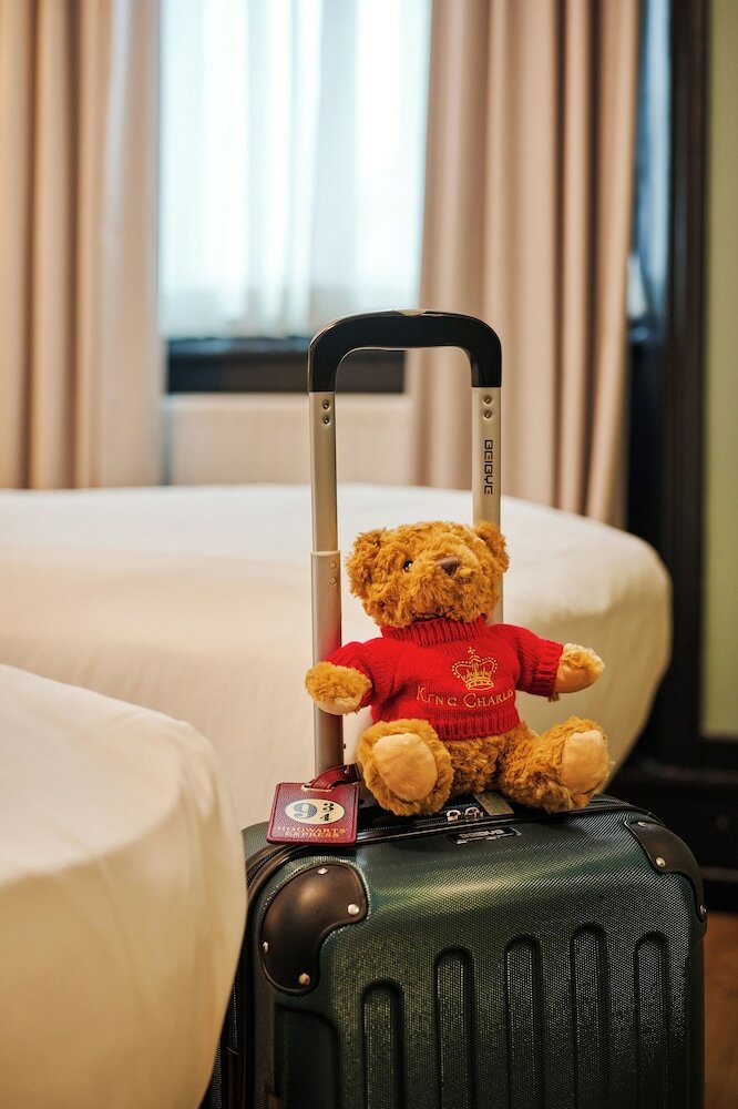 Фото Huttons Hotel