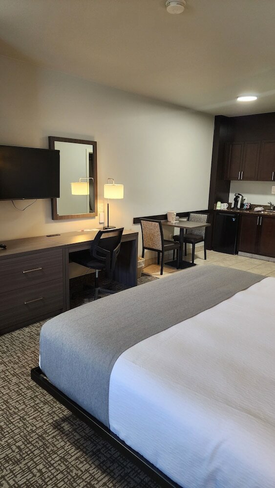 Фото BCMInns Lac La Biche