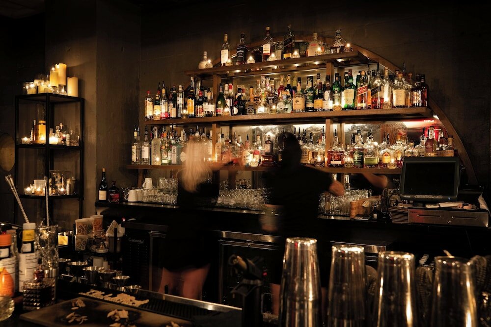 Фото Ambassador Hotel Wichita, Autograph Collection