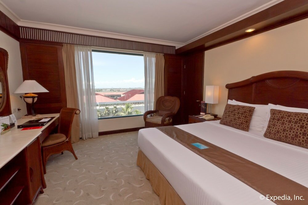 Фото Waterfront Airport Hotel & Casino