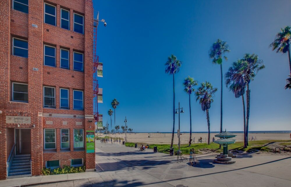 Фото Venice Breeze Suites