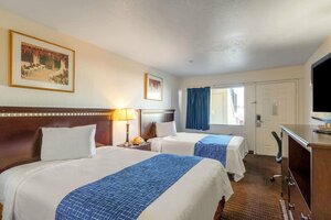 Гостиница Rodeway Inn Phoenix North I-17