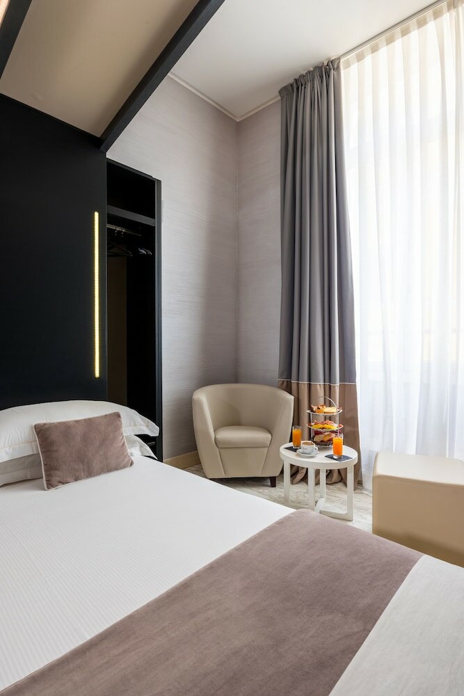 Фото Dharma Luxury Hotel