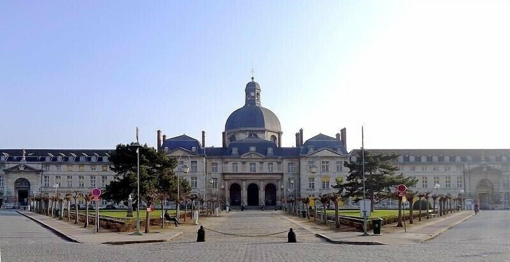 Фото отеля 2