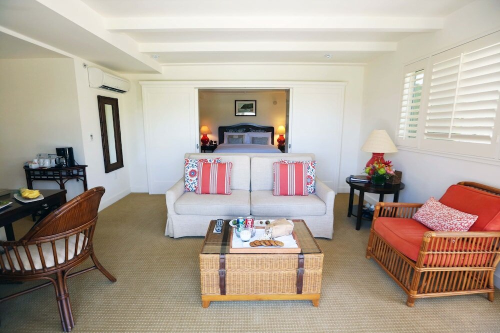 Фото The Pavilion Hotel