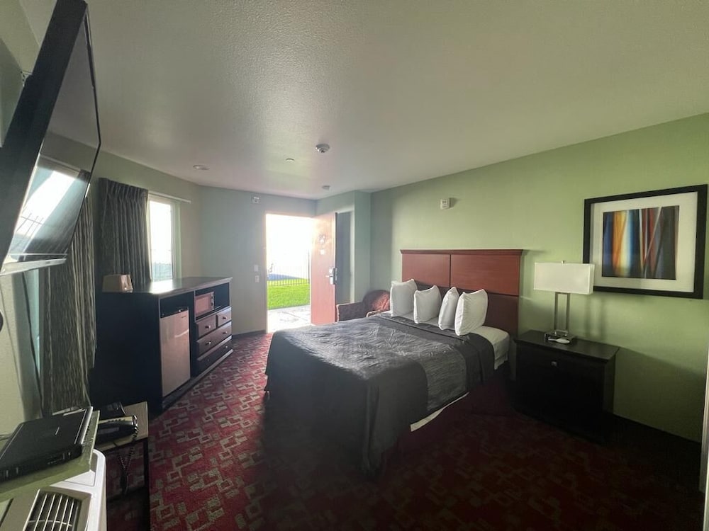 Фото Rancho California Inn