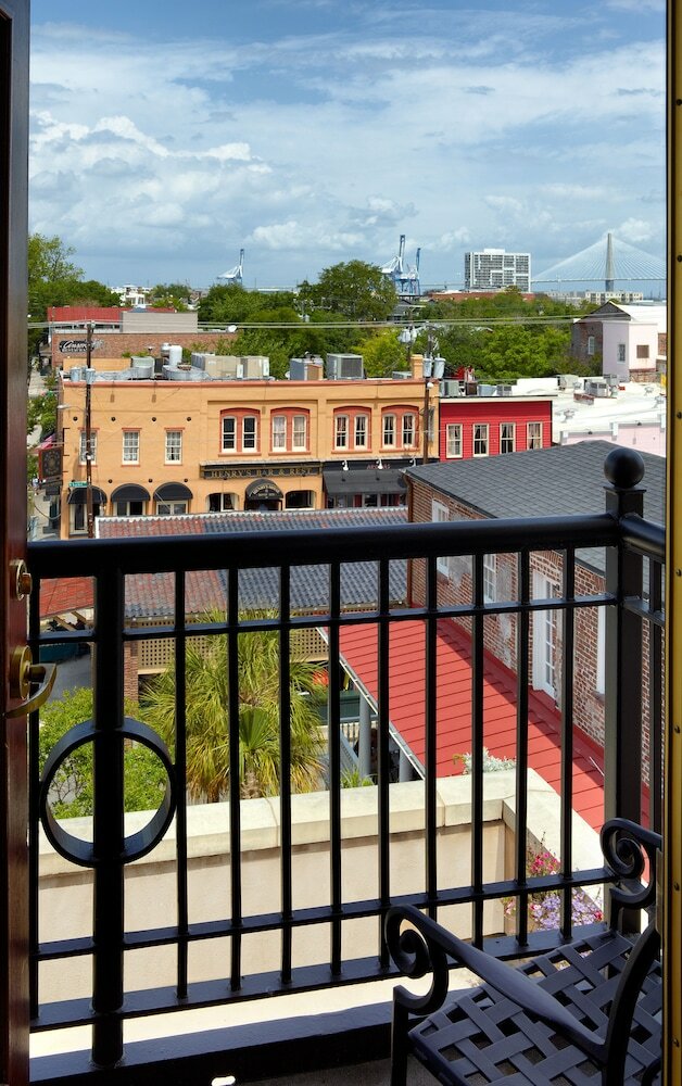 Фото French Quarter Inn