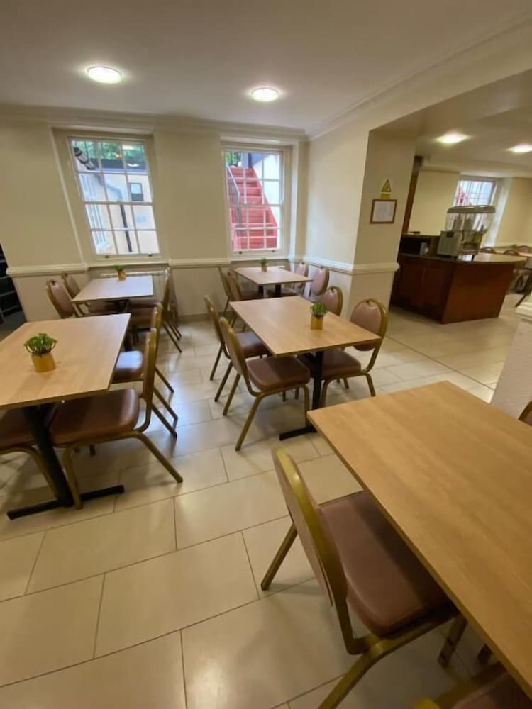 Фото Orchard Hotel