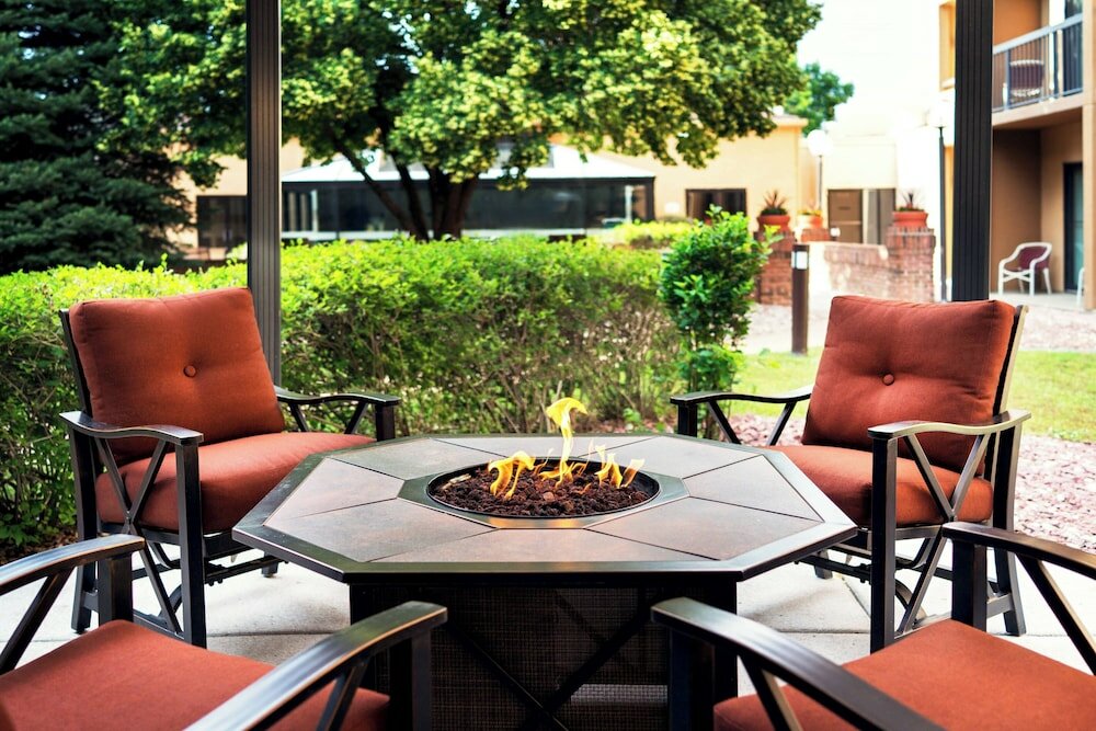 Фото Courtyard by Marriott Denver Central Park